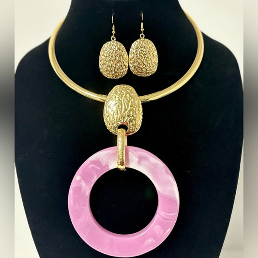 1198-Round Acetate Pendant Necklace Set-Pink/Gold