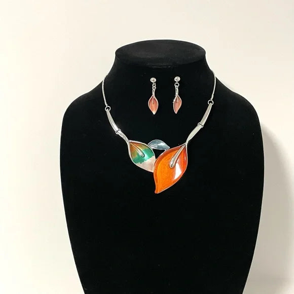 1065-Leaf Design Bib Necklace Set-Multicolor