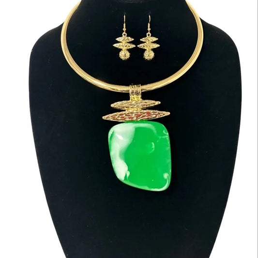 1265-Choker Drop Bib Pendant Necklace Set-Green