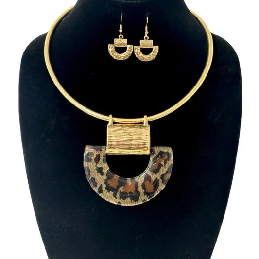 1193-Acetate Pendant Metal Necklace & Earring Set