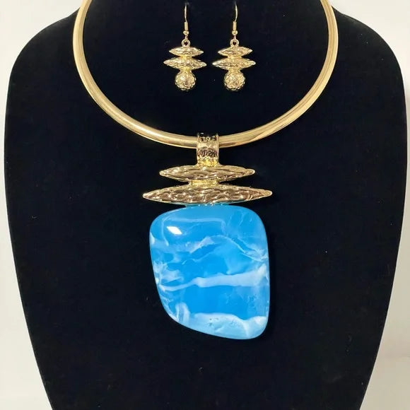 1190-Choker Drop Bib Pendant Necklace Set- Blue